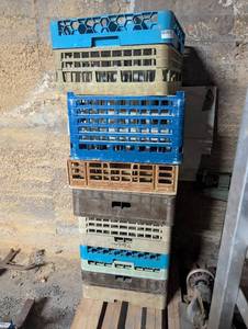lot 321 image: All-Purpose Peg Dish Rack Food Service Compartment Dividers