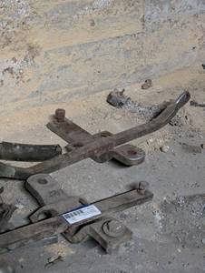 lot 318 image: Mixed Lot of Vintage Towing Hitches and ball mounts