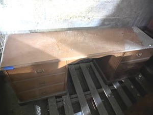 lot 338 image: 6 Drawer Wood Desk