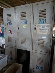 lot 271 image: Gray Industrial Double Tier 6- Door Lockers