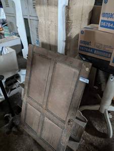 lot 270 image: 4 PC Decorative Set w Mini Door, Large White Standing Frame, Large Mirror, and Table Base