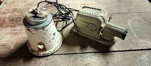 lot 34 image: Vintage Set of ViewLex Slide Projector and Waring Commercial Blender