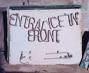 lot 13 image: Entrance in Front Neon Sign (34x10x20)