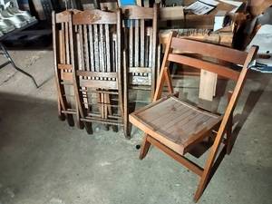 lot 216 image: Mixed 4 PC Vintage Mid Century Folding Chairs