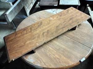 lot 173 image: Wooden Round Table w 2 Leafs (4 wo Leaf)