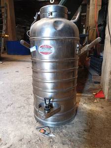 lot 167 image: 5 Gallon AerVoid Thermal Liquid Carrier