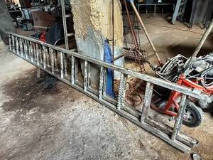 lot 163 image: 16 Extention Ladder