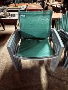 lot 154 image: Set of 4  Tropitone Green Mesh and Metal Outdoor Dining Chairs