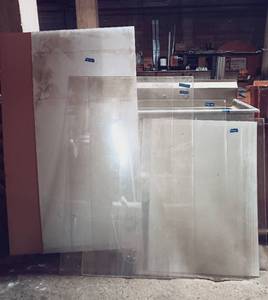 lot 85 image: Plexiglas sheets (45 516x30) to (45 14x30 14) - different sizes PREVIEW