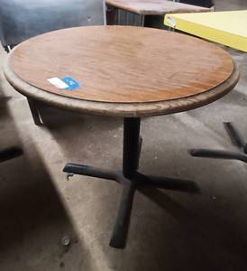 lot 92 image: Round Restaurant Table (30) wo Screws