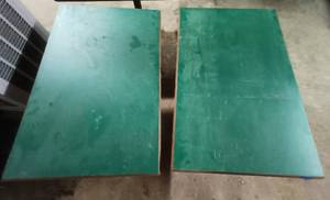 lot 83 image: 2 PC Green Restaurant Tables (30x40) wo Screws
