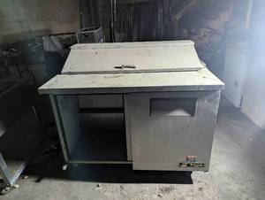 lot 385 image: True Commercial Refridgerator Mod. TSSU-48-12