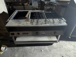 lot 384 image: Commercial Serve Well Food Warmer Vollrath Mod. 38003
