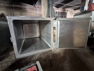 lot 238 image: Vollrath Commercial Cooler Box