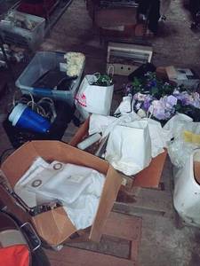 lot 273 image: Mixed Lot of Decorations, Curtains, Flowers, and MORE...