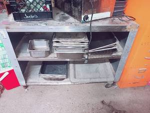 lot 281 image: 3-Tier Commercial Shelf