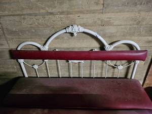 lot 440 image: Historic Stockyards Spaghetti Warehouse Restaurant Bench (Image Is Representation, May Not Be Exact Bench) matches lot 60, 439