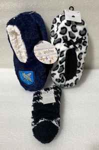lot 116 image: Lot Of 3 New With Tags - Slippers & Socks - As Shown