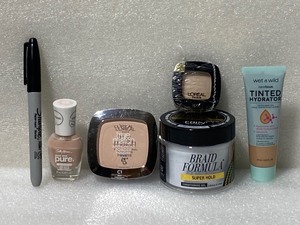 lot 130 image: Lot Of 5 New - Assorted Beauty Accessories - As Shown