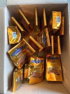 lot 277 image: Lot Of 19 - New Ghirardelli Chocolate Squares Caramel Milk Chocolate With Luscious Filling, 5.32 Oz Per Bag - As Shown