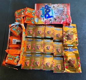 lot 282 image: Mixed Candy Lot - In Generous Quantity As Shown