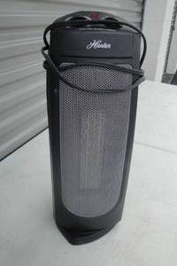 lot 78 image: Hunter 3 Speed Oscillating Standing Electric Heater. 18in.High