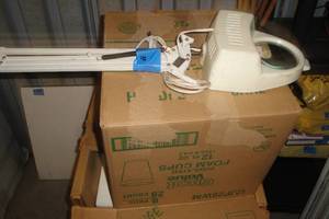lot 50 image: Electric Lighted 4 in. Magnifying Glass with 30 in. Folding Arm