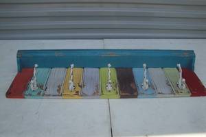 lot 122 image: Shabby Chic Coat Rack with 5 Vintage Hook, About 34in.x 8 12in.x 3in.