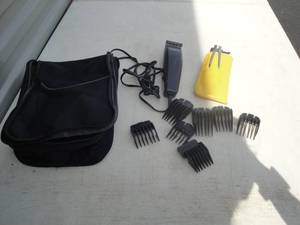 lot 107 image: Wahl ClipperTrimmer Set with Attachments, (Works)