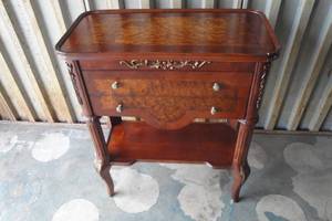 lot 5 image: Hall Table With 2-Drawers And Lower Shelf. Has Tiger Oak Inlay On Top And Sides- Needs Light Repair