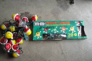 lot 125 image: Vintage 1993- M&M Happy Lights Set Of 20 And 20 Smiley Face Santa Lights