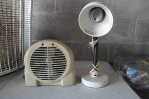 lot 134 image: Lot- Portable 9 Heater And 1-16 Desk Lamp