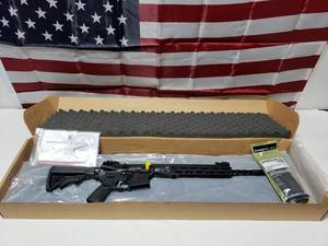 lot 9 image: NEW LWRC 16 Direct Impingement 5.56mm Rifle w Helical Flute Barrel, M-Lok Rails & Magpul MOE 30 Round Mag - Black, Model ICDIR5B16MLG
