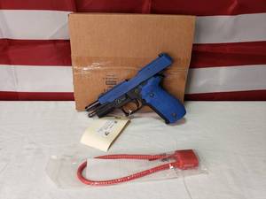 lot 32 image: Sig Sauer P226R .40CAL DAK Blue Cerakote
