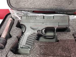 lot 43 image: NICE Springfield XDS .45ACP Pistol w 1 Magazine & Case - Black