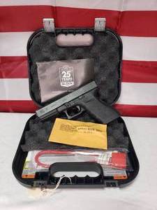 lot 45 image: Glock 21 .45ACP Pistol w Case.  No Magazines