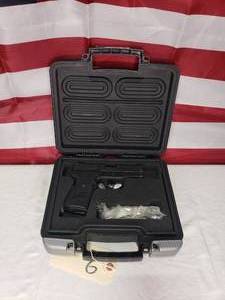 lot 51 image: Sig Sauer P239 9mm Pistol w Magazine &amp Case
