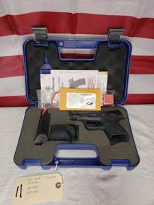 lot 52 image: Smith & Wesson M&P 9C 9mm Pistol w Magazine, Extra Grips & Case