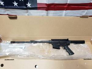 lot 25 image: NEW Colt LE6920 5.56mm OEM2 Carbine w 16 Barrell - Black, No Furniture, Model LE6920-OEM2