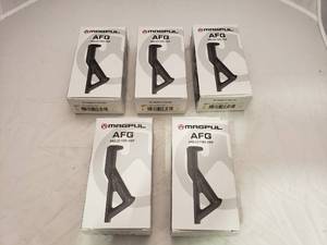 lot 556 image: MAGPUL Angled Fore Grip AFG1   Black - QUANTITY 5 - BID IS TIMES THE QUANTITY