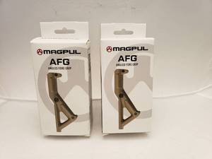 lot 569 image: MAGPUL Angled Fore Grip AFG1   Dark Earth - QUANTITY 2 - BID IS TIMES THE QUANTITY