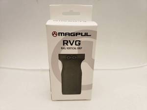 lot 585 image: MAGPUL MOE RVG Rail Vertical Grip   Olive Drab Green