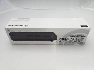 lot 681 image: MAGPUL MOE M LOK Midlength Handguards   Black