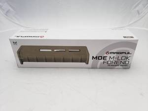 lot 806 image: MAGPUL MOE M LOK Forend Mossberg 590590A1   Dark Earth