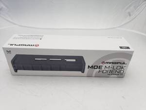 lot 825 image: MAGPUL MOE M LOK Forend Remington 870   Grey