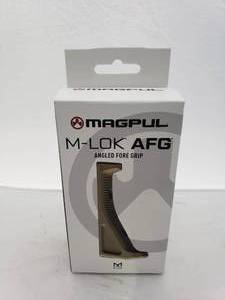 lot 1283 image: MAGPUL MOE M LOK Angled Fore Grip AFG   Dark Earth