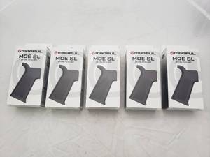lot 1506 image: MAGPUL MOE SL Grip   Black - QUANTITY 5 - BID IS TIMES THE QUANTITY