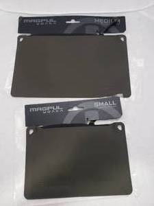 lot 1157 image: Lot of 2 Magpul DAKA Pouches.  1 Medium & 1 Small - OD Green