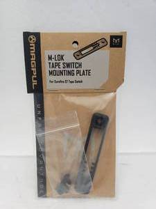 lot 1177 image: MAGPUL M LOK Surefire ST Tape Switch Mounting Plate   Black