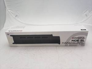 lot 1477 image: MAGPUL MOE SL Mid Length Handguards   Black